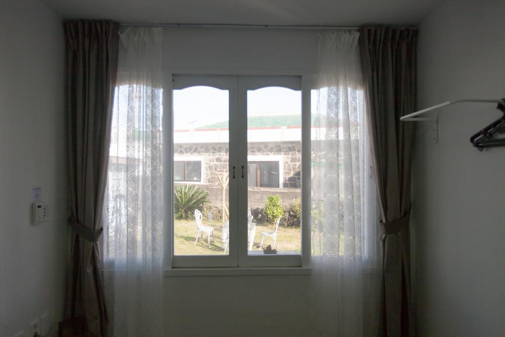 Choonhee Pension Jeju by Eksteriør bilde