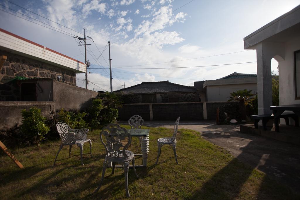 Choonhee Pension Jeju by Eksteriør bilde