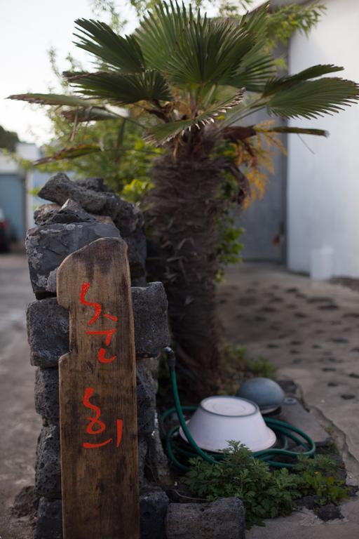 Choonhee Pension Jeju by Eksteriør bilde